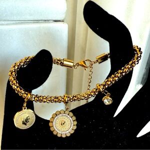 NEW Gold Charms Bracelet stainless steel chain
Adjustable lobster clasp closure